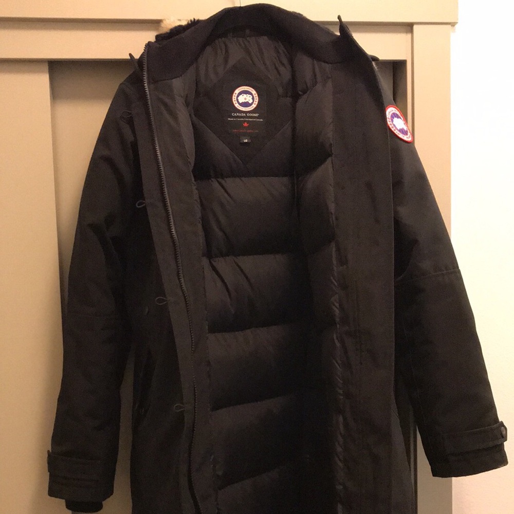 Canada Goose Kensington Parka (Women’s Large)